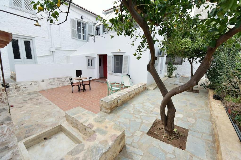 Sterna Apartment Hydra  Exterior foto